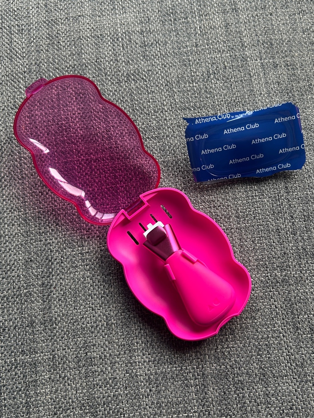Athena Club Travel Razor Shaver - Picture 2 of 2